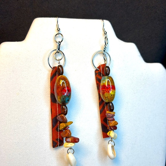 Boho style dangle earrings beaded with fabric accent - Picture 1 of 4